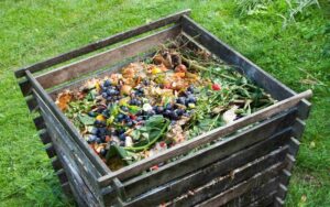 rsz_shutterstock_313682036-compost-bin-1