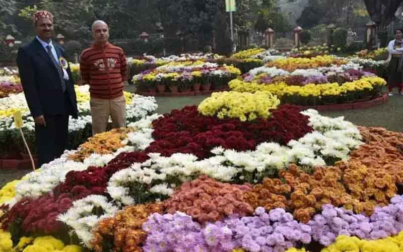 Flower exhibition at Malviya Bhawan of Kashi Hindu University in Varanasi from December 25