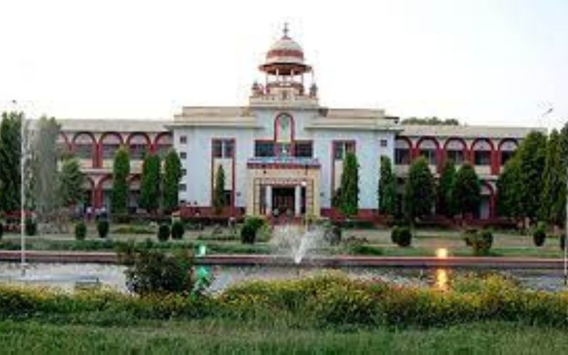 The All India Medicinal and Herbal Plant Research Project of Maharana Pratap University of Agriculture and Technology, Udaipur has received the best award at the national level.