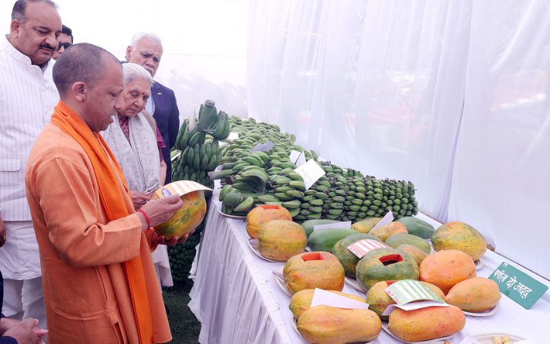 The 55th Regional Fruit, Vegetable and Flower Exhibition-2024 was organized at the Raj Bhavan of Uttar Pradesh.