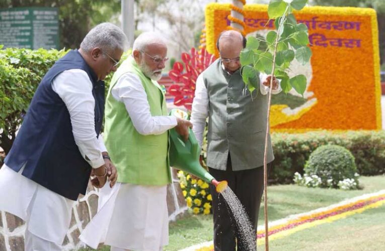 Prataprao Jadhav starts campaign ‘Ek Ped Maa Ke Naam’, plants amla tree 