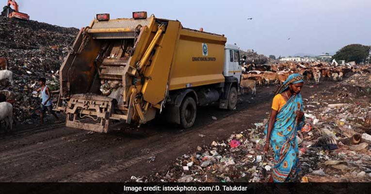 MCD, PWD and NDMC remove 1,600 tonnes of debris to tackle air pollution