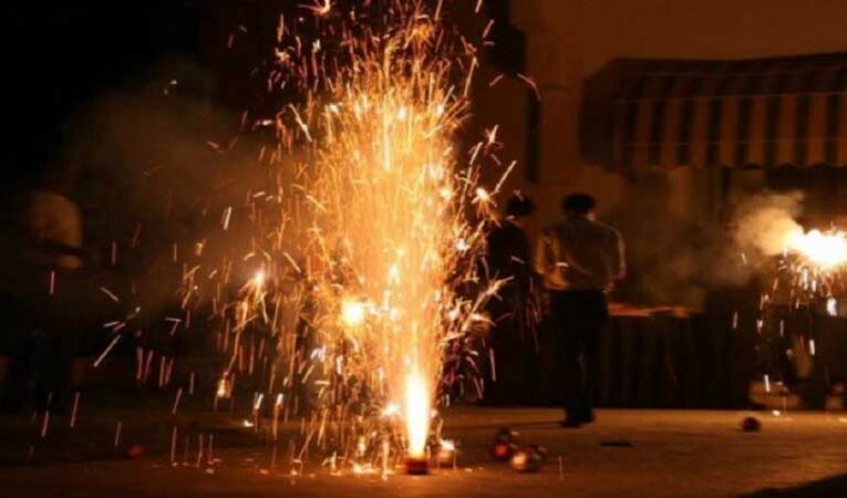 Delhi govt to ban all kinds of firecrackers till Jan 1 to combat pollution