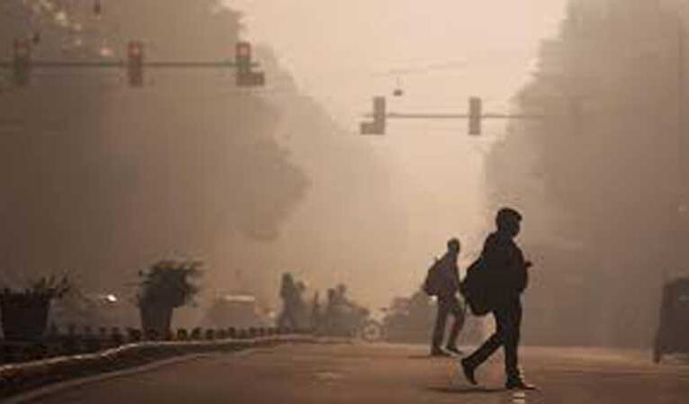 Delhi’s air quality worsens; several areas record AQI over 300