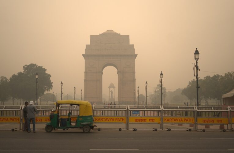 Delhi pollution: Slight relief, smog still prevails