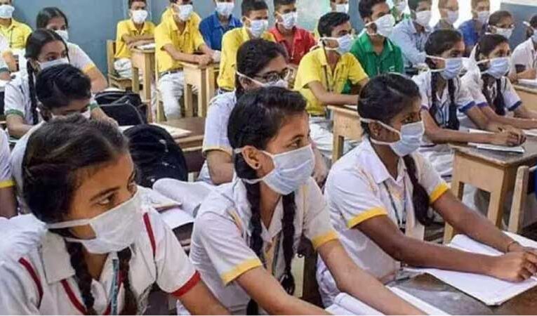 Schools in Delhi likely to close amid pollution