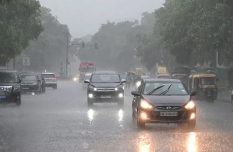 Delhi experiences heavy rainfall, air quality improves temporarily