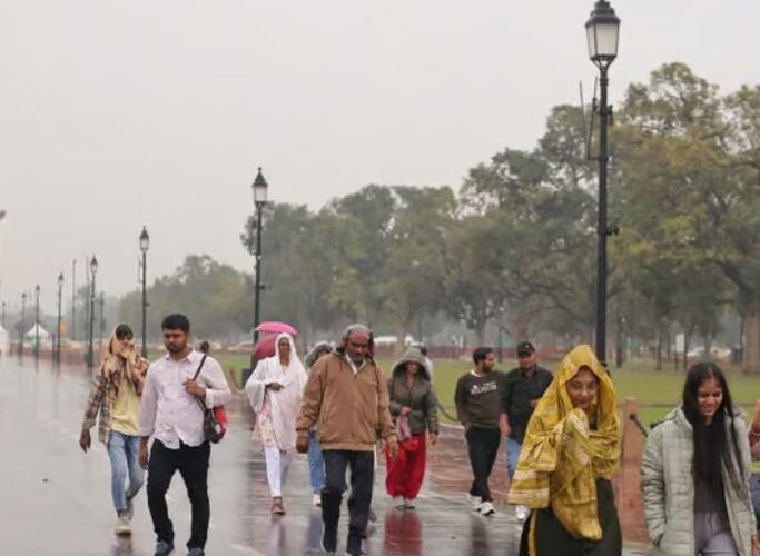 Light rain brings relief to Delhiites, air quality improves