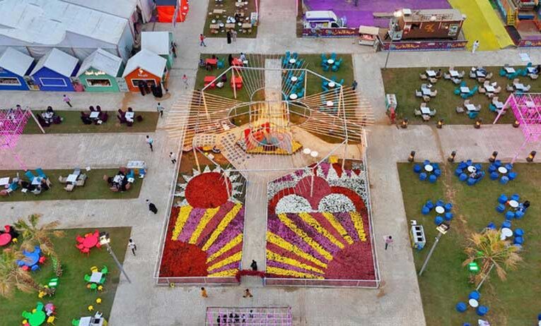 360-square-meter flower carpet dazzles huge visitors