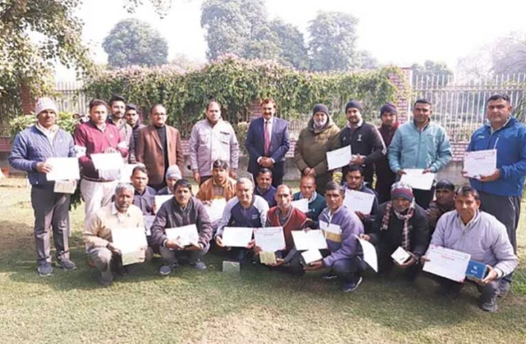 GJU Hisar outshines others, bags 20 prizes in Chrysanthemum Flower Show