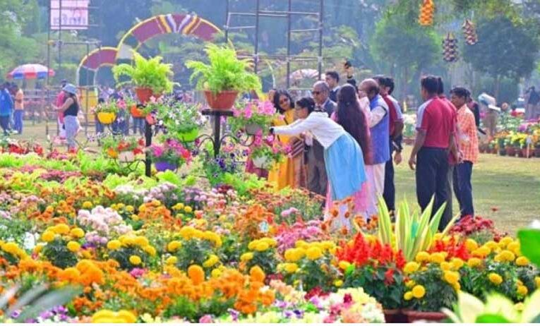 Odisha CM inaugurates annual flower show